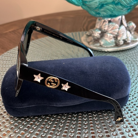 Brand New Gucchi sunglass 😎 - Picture 3 of 7